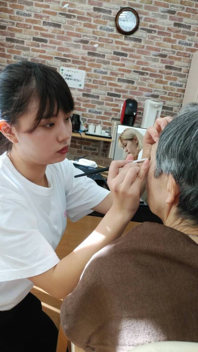 介護施設・老人ホームにてネイル&amp;ハンドマッサージ&amp;ヘアメイク♡｜社会貢献ブログ｜熊本ベルェベル美容専門学校｜九州で美容のプロを目指すなら「就職