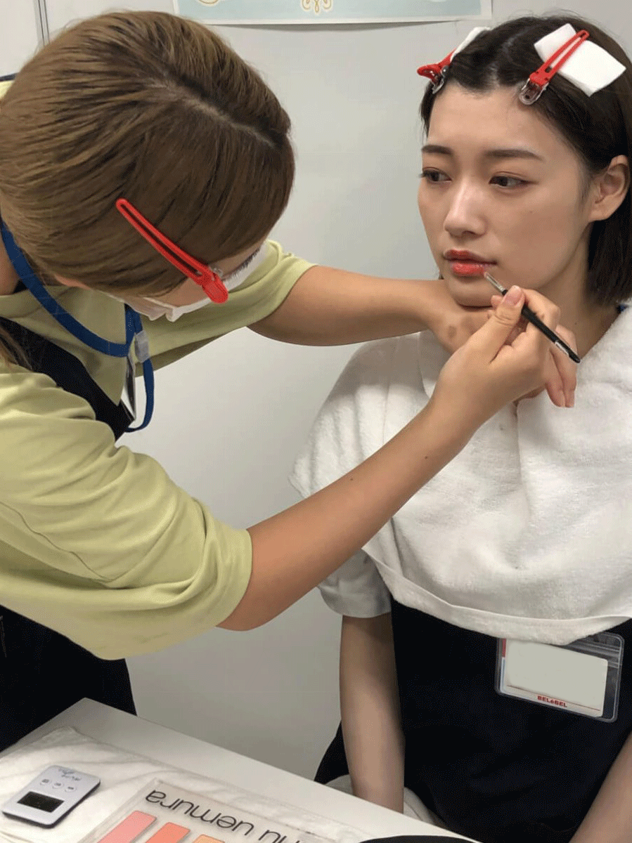 メイク授業 似合わせメイク 美容学校・ブライダル専門学校なら「面白く」学べるベルェベル