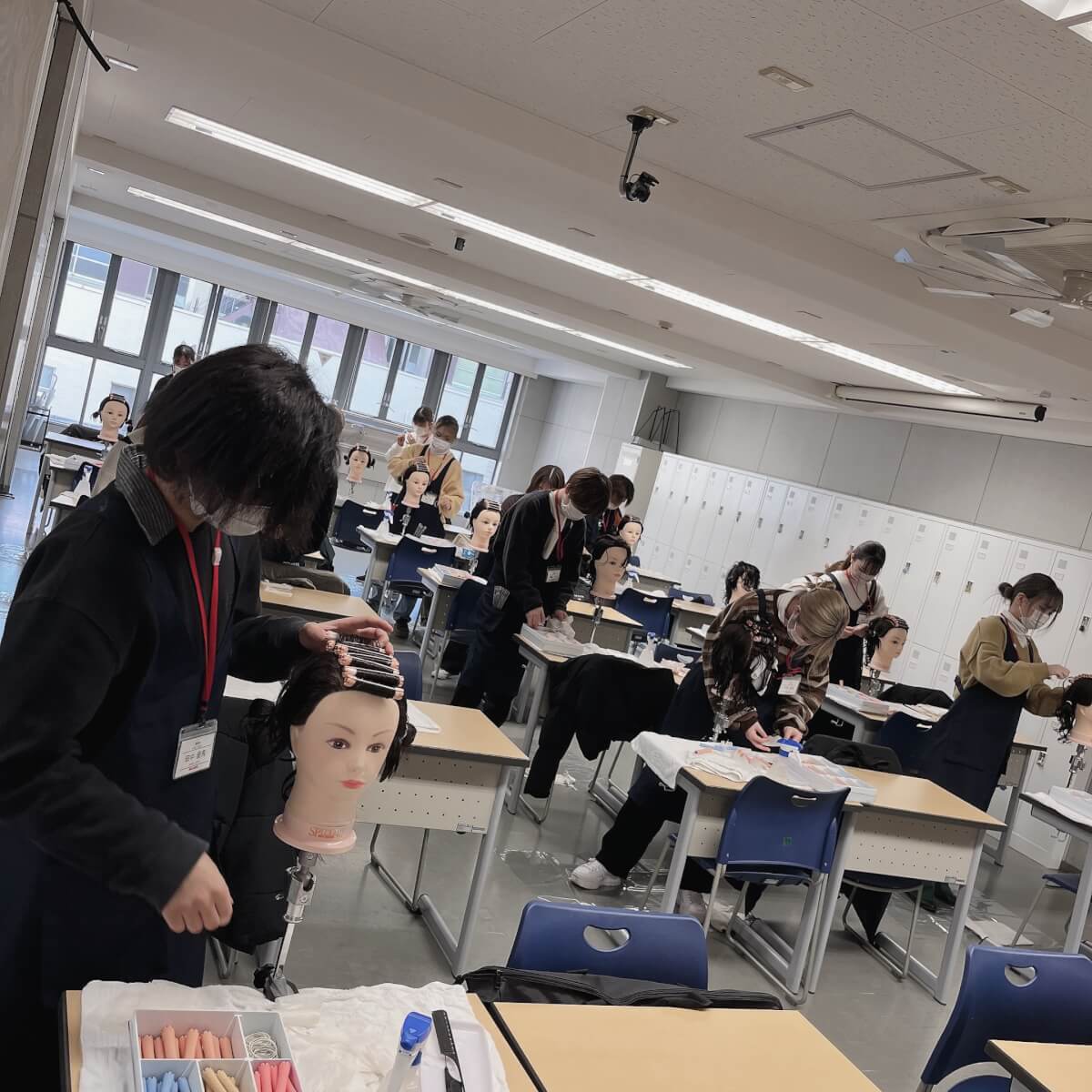 ミライの美容師|美容科ブログ|神戸ベルェベル美容専門学校|美容・ブライダル・メイク・エステ・ネイル専門学校なら「面白く」学べるベルェベル